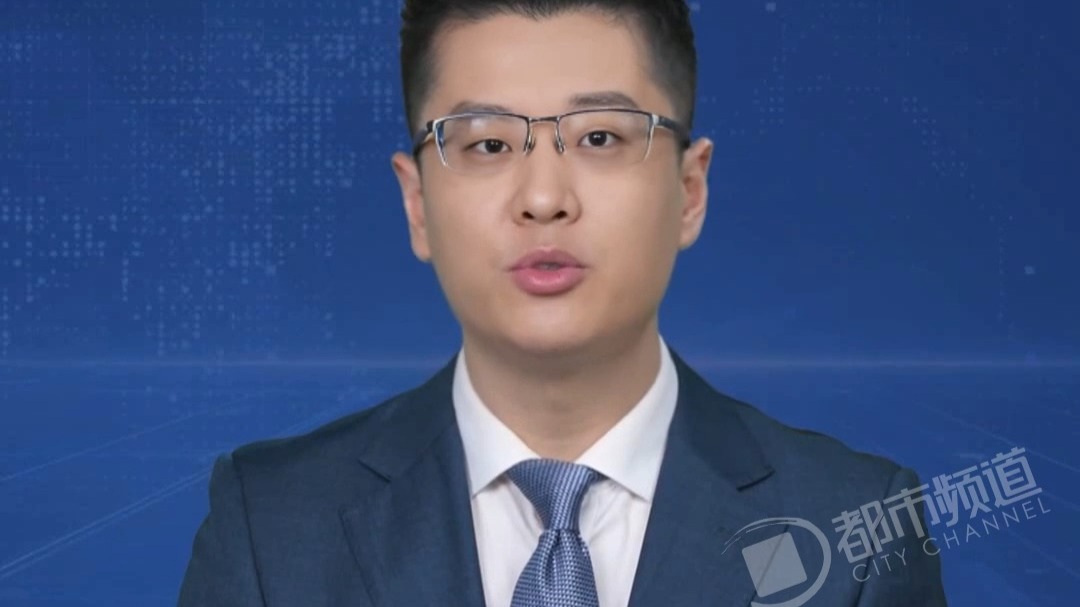 12岁小孩哥在家附近玩耍时，在花坛中发现2枚恐龙蛋化石