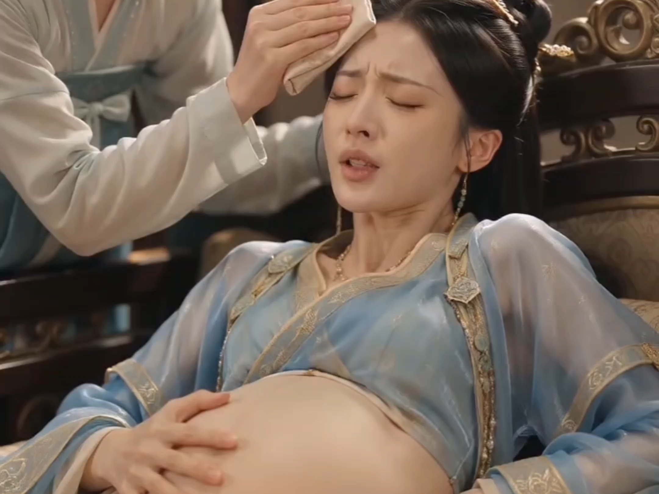 有孕的贵妃动胎气   古风   分娩   阵痛   腹痛   难产AI短剧