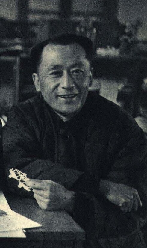 万超尘