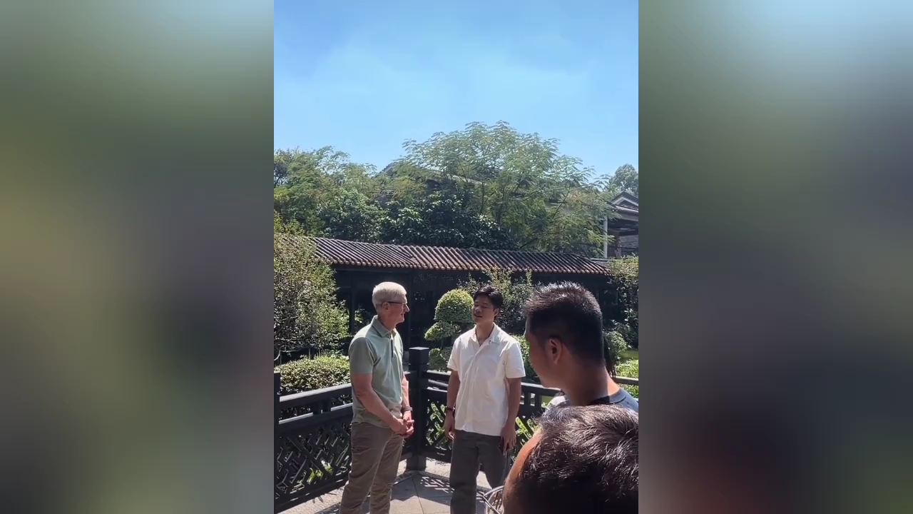 苏神苏炳添和苹果前CEO库克相约广州老字号广州酒家聚餐。
