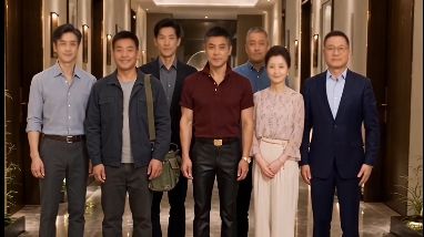 装穷参加同学会，合照把我给裁了》一口气看到爽（全集）