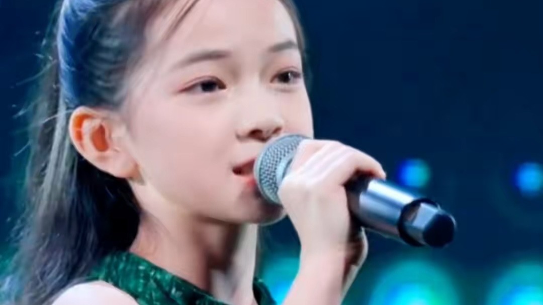 张杰演唱会甜度暴击！女儿惊喜献唱，娜姐台下温柔注视