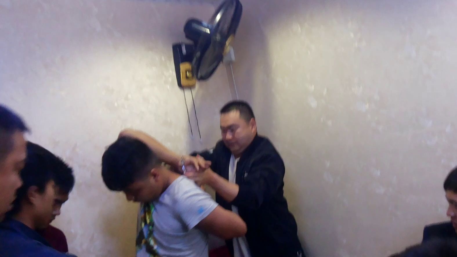 抓捕现场15