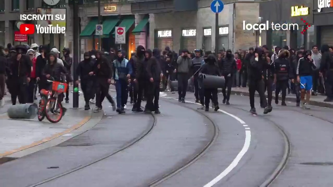 意大利米兰的混乱已达到了一个全新的高度。居民们开始向暴乱者投掷物体，因为紧张局势蔓延到街头。这可能会变得更加丑陋。