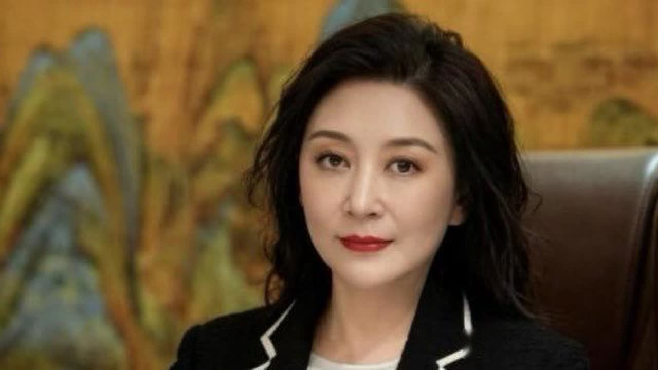 重庆“红顶女律师”彭静被查，网传涉2.1亿USDT洗钱疑云