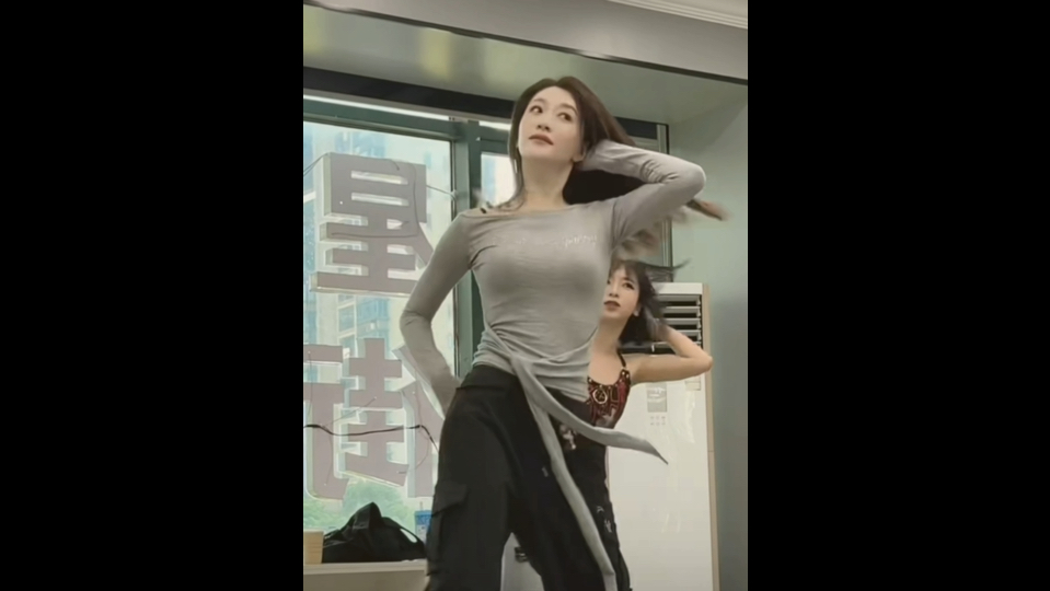 李小冉 欣赏 好身材不需要隐藏