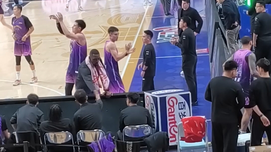 26-27赛季CBA北控VS上海入场仪式