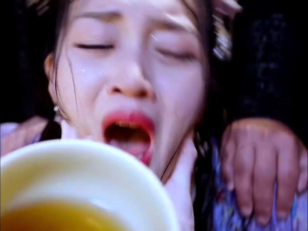 重生后我倒反天罡，喂恶毒女配喝毒药