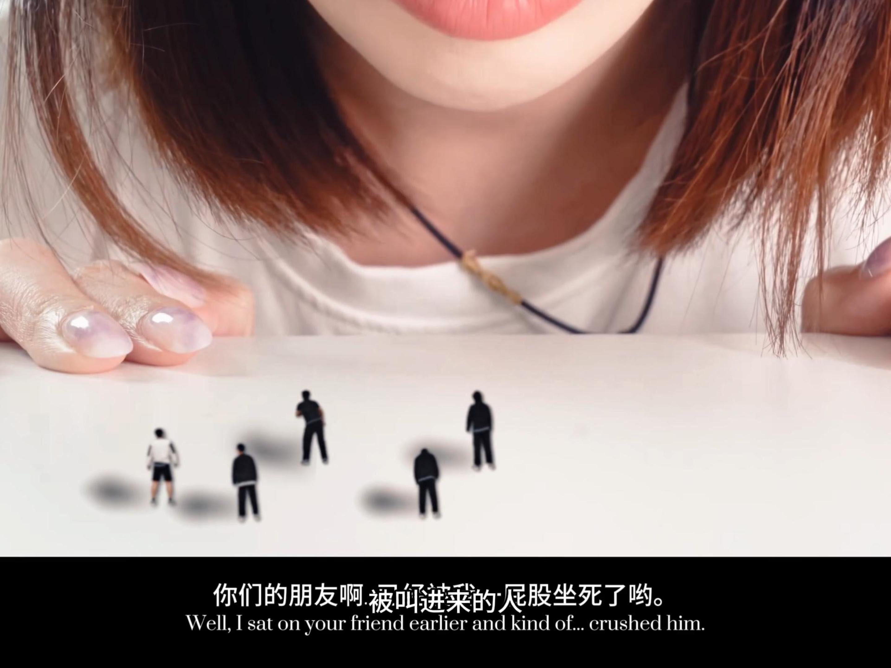 当她把约拍的小人模特请进工作室，关门那一刻才发现，被叫进来的人根本不是模特 #giantess #女巨人 #缩小 #微观世界